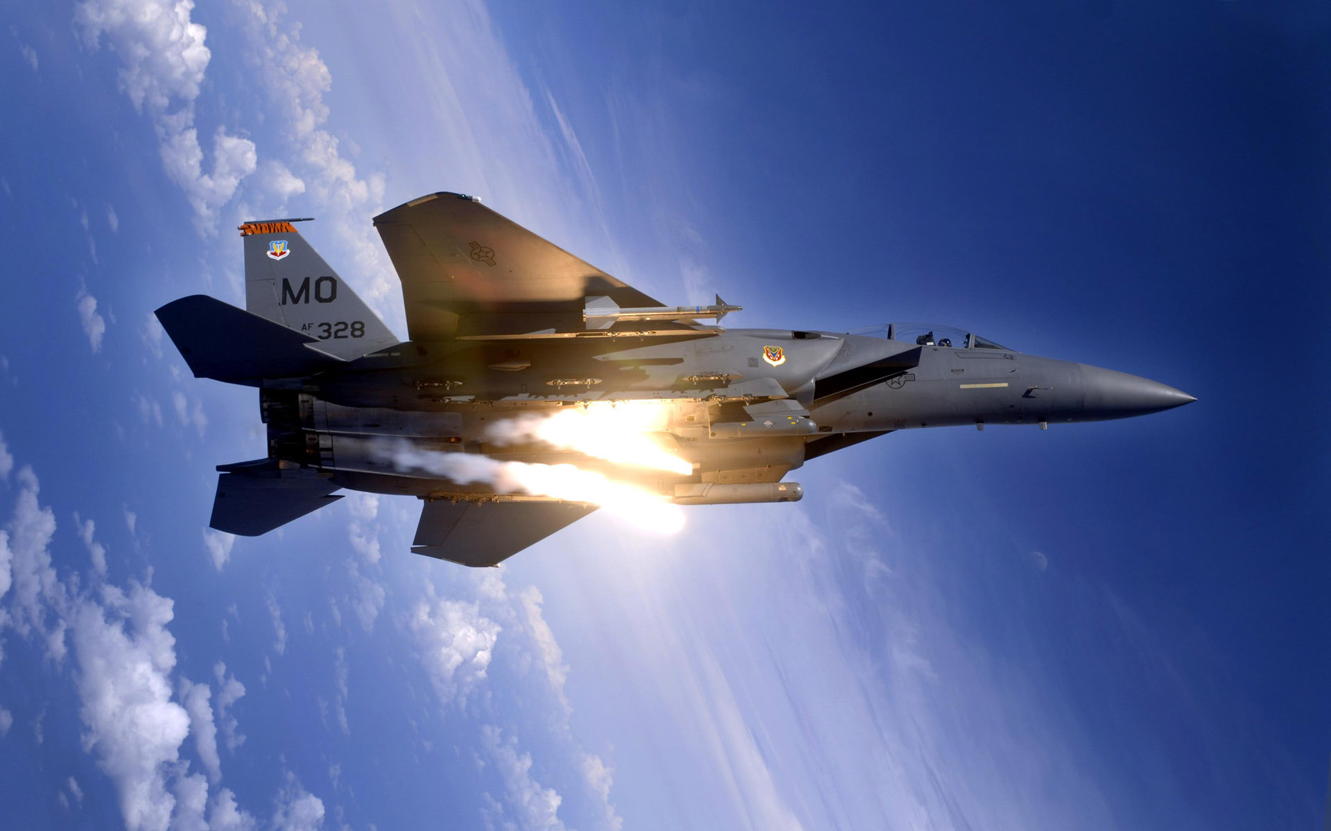 F 15E Strike Eagle Pops Flares4606017352